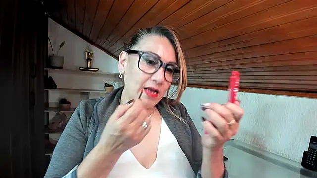 yayita mature online show from 30, 4, 2026