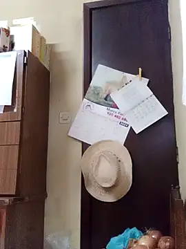 Snapshot of White_rabbit_ chatting on 6, 1, 2025 White rabbit  online show from 6, 1, 2025