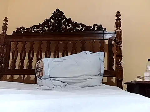 Snapshot of White_rabbit_ chatting on 8, 3, 2025 White rabbit  online show from 8, 3, 2025