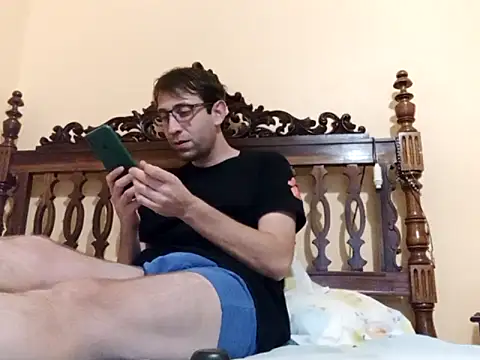 Snapshot of White_rabbit_ chatting on 11, 9, 2025 White rabbit  online show from 11, 9, 2025