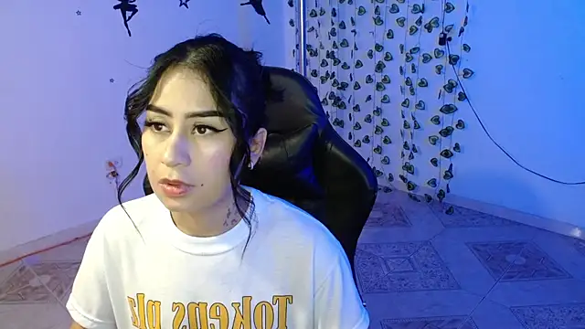 Snapshot of Martina1369 chatting on 7, 8, 2026 Martina1369 online show from 7, 8, 2026