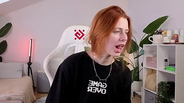 doll lesli online show from 9, 10, 2025