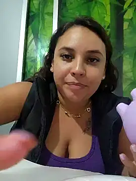 Snapshot of LizzRouse chatting on 8, 10, 2025 LizzRouse online show from 8, 10, 2025