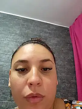 Snapshot of LizzRouse chatting on 15, 10, 2025 LizzRouse online show from 15, 10, 2025