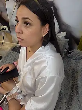 LizzRouse online show from 8, 5, 2026