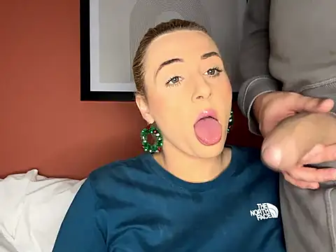 Strongqueen online show from 7, 12, 2024