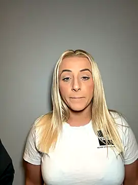 Strongqueen online show from 12, 10, 2025