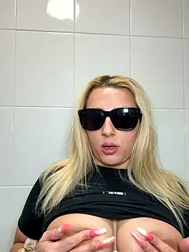 Strongqueen online show from 20, 11, 2025