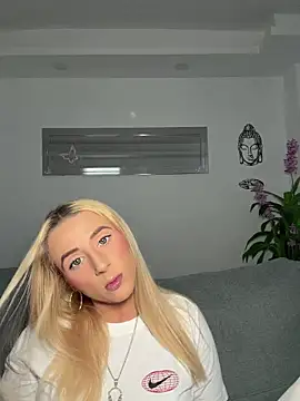 Snapshot of Strongqueen chatting on 21, 6, 2026 Strongqueen online show from 21, 6, 2026