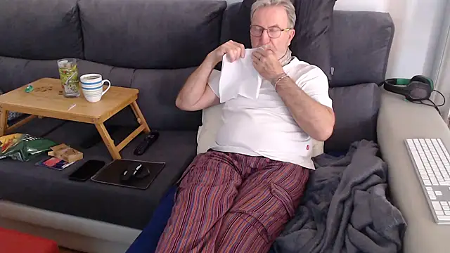 Nudelschwanz online show from 8, 3, 2025