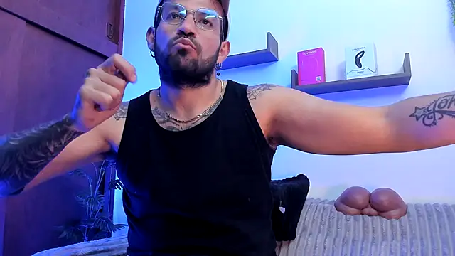 Snapshot of jonathan_rivers chatting on 17, 10, 2025 jonathan rivers online show from 17, 10, 2025