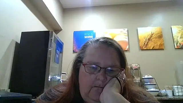 Snapshot of Hornybbw1978 chatting on 22, 10, 2025 Hornybbw1978 online show from 22, 10, 2025