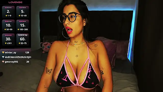 lovely violet13 online show from 15, 3, 2025