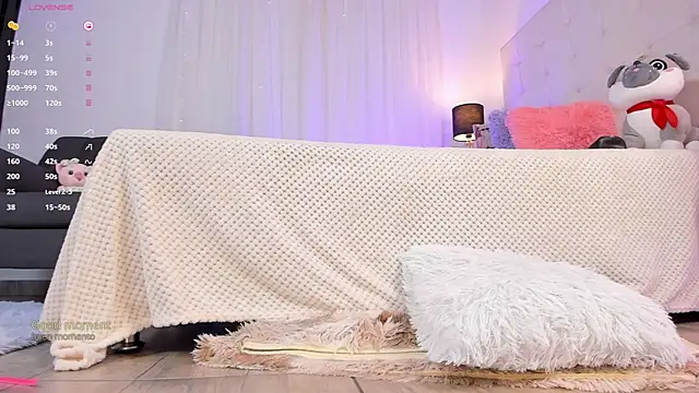 tatikiss  online show from 4, 3, 2025