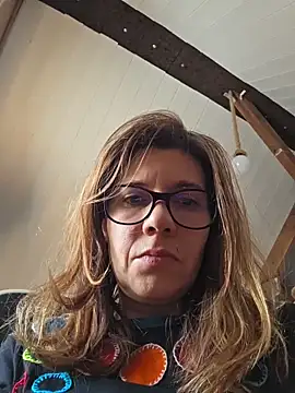 Lina lou4 online show from 23, 2, 2026