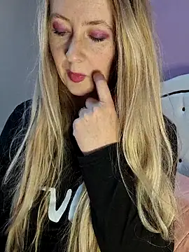 VictoriaMiami online show from 10, 11, 2025