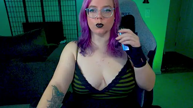 KiraSpitQueen online show from 19, 11, 2025