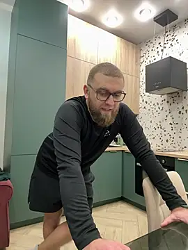 Bear bear  online show from 23, 2, 2025