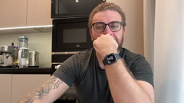 Snapshot of Bear_bear_ chatting on 15, 4, 2026 Bear bear online show from 15, 4, 2026