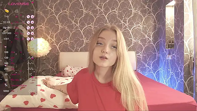 MiaMiaMeow online show from 14, 9, 2025