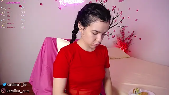 Karolina 1 online show from 11, 2, 2025