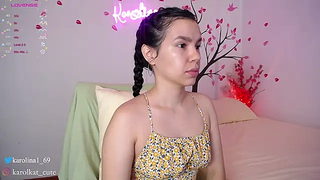 Karolina 1 online show from 25, 2, 2025