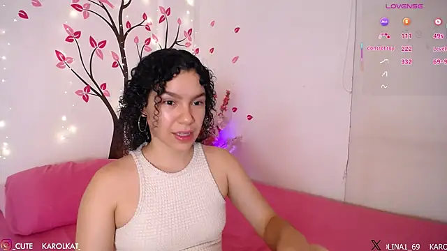 Karolina 1 online show from 7, 5, 2026