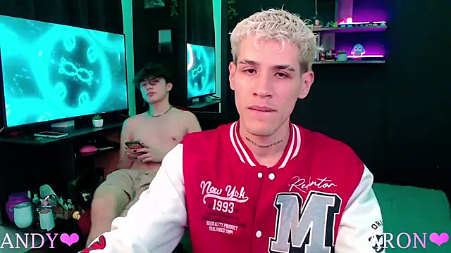 Snapshot of andybxby chatting on 3, 12, 2024 andybxby online show from 3, 12, 2024