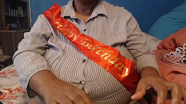 CUTEFIRMMELONSS online show from 11, 2, 2026