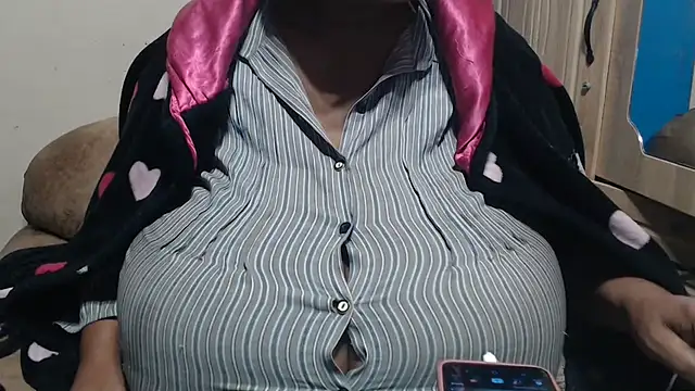 CUTEFIRMMELONSS online show from 26, 6, 2026
