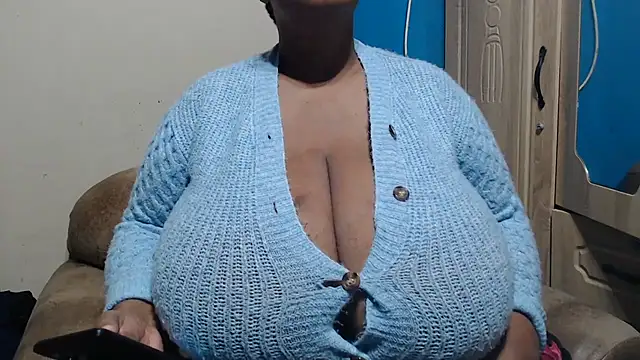 CUTEFIRMMELONSS online show from 4, 7, 2026