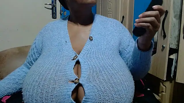 CUTEFIRMMELONSS online show from 16, 7, 2026
