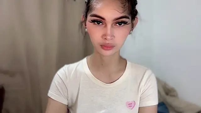 ehotlovea  online show from 9, 2, 2026