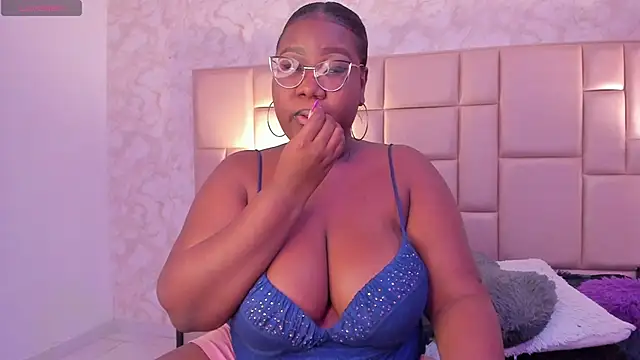 Snapshot of Darnellqueen chatting on 13, 12, 2024 Darnellqueen online show from 13, 12, 2024