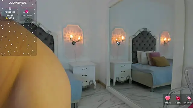 Valentina Ross  online show from 6, 5, 2026