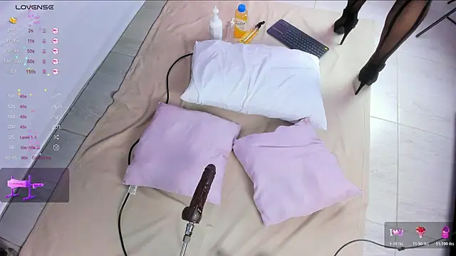 Isabella Daniell online show from 18, 12, 2025