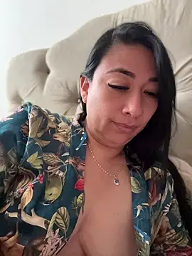 Karina Yang online show from 8, 7, 2026