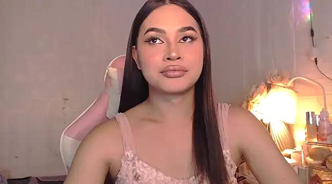 Snapshot of Ashely_Lewis chatting on 2, 2, 2025 Ashely Lewis online show from 2, 2, 2025