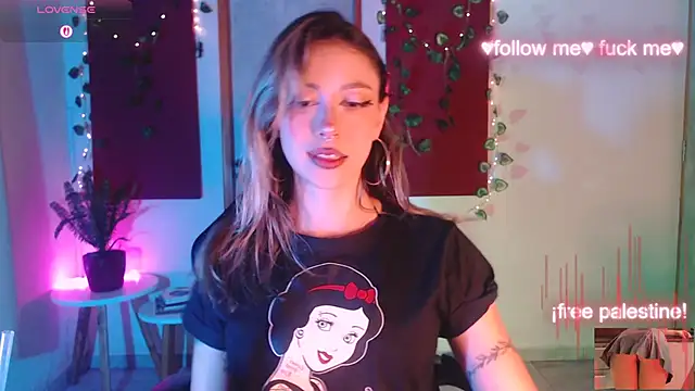 Snapshot of sakura_beauty chatting on 15, 10, 2025 sakura beauty online show from 15, 10, 2025