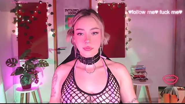 Snapshot of sakura_beauty chatting on 15, 12, 2025 sakura beauty online show from 15, 12, 2025