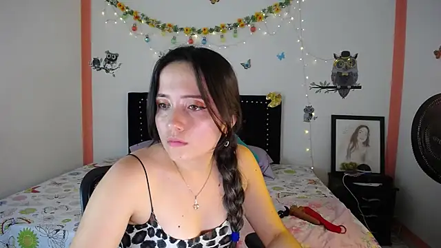 naughty girl 4u online show from 17, 2, 2025