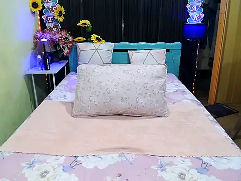 UrAsianPrincessDanie online show from 17, 12, 2025