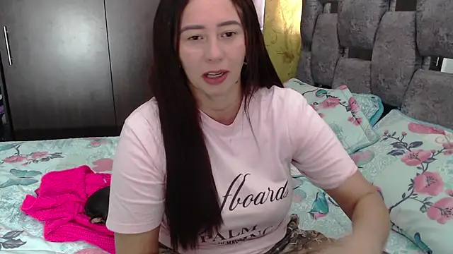 sara hott 1 online show from 8, 7, 2026