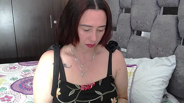 sara hott 1 online show from 24, 7, 2026