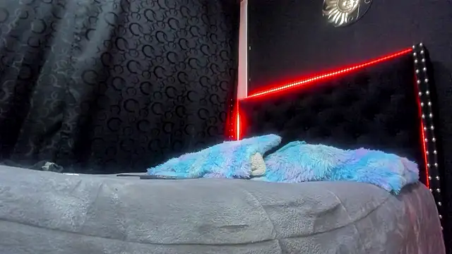 amareto queen online show from 7, 12, 2024