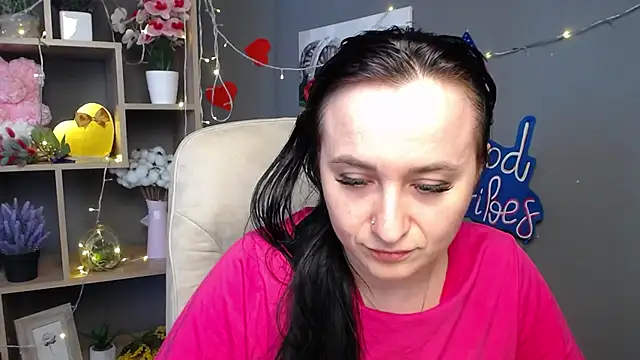 NinaFlawlees online show from 7, 7, 2026