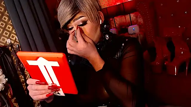 Snapshot of AntoniaSaints chatting on 6, 10, 2025 AntoniaSaints online show from 6, 10, 2025