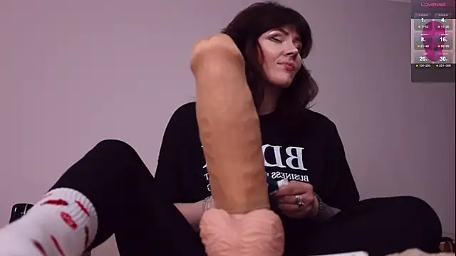 Luna Blake online show from 25, 10, 2025