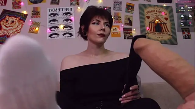 Luna Blake online show from 3, 5, 2026