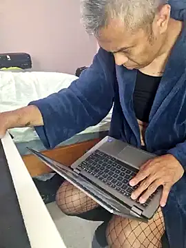 Snapshot of AmGuy23 chatting on 18, 12, 2024 AmGuy23 online show from 18, 12, 2024